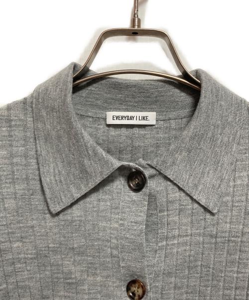 EVERYDAY I LIKE.（エヴリデイ アイ ライク）EVERYDAY I LIKE. (エヴリデイ アイ ライク) 23AW ウールニットポロシャツ グレー サイズ:不明の古着・服飾アイテム