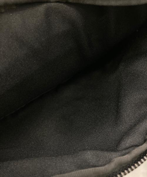 waku（ワク）waku (ワク) レザーボディーバッグ ブラックの古着・服飾アイテム