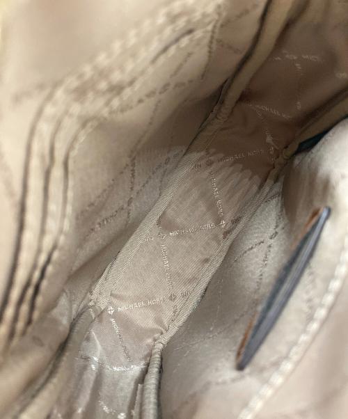 MICHAEL KORS（マイケルコース）MICHAEL KORS (マイケルコース) ショルダーバッグ ベージュの古着・服飾アイテム