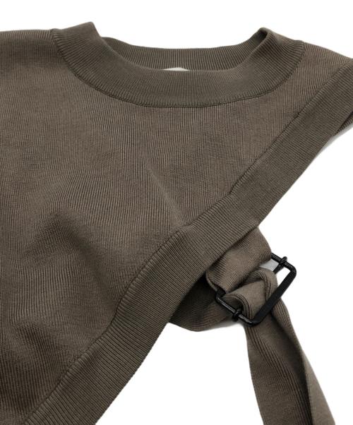HYKE（ハイク）HYKE (ハイク) ASYMMETRIC SWEATER TOP ベージュ サイズ:FREEの古着・服飾アイテム