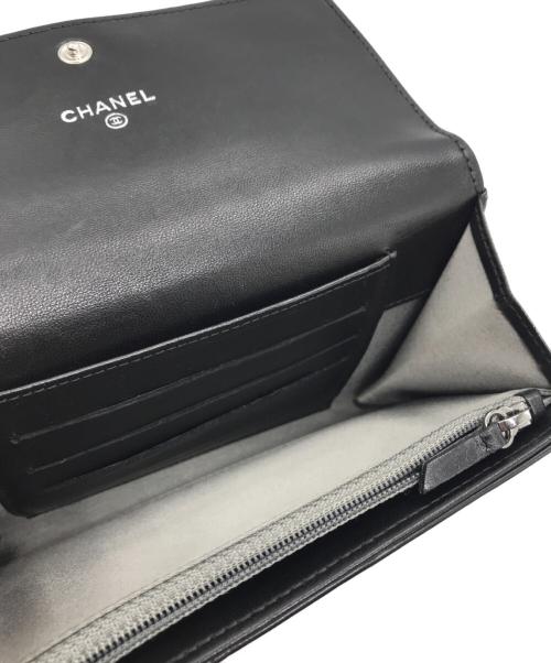 CHANEL（シャネル）CHANEL (シャネル) チェーンココマーク レザー二つ折り財布 ブラックの古着・服飾アイテム
