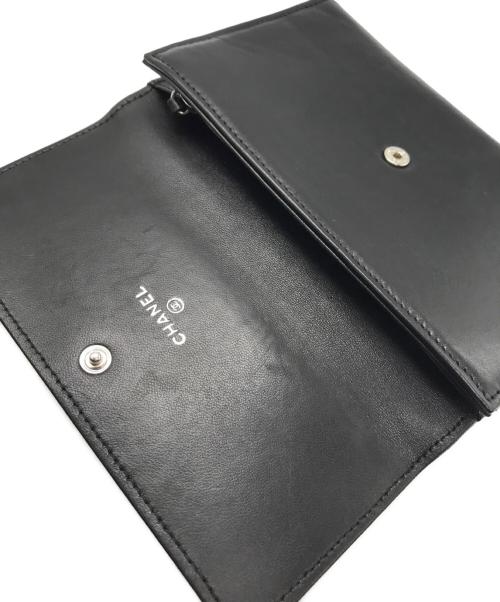CHANEL（シャネル）CHANEL (シャネル) チェーンココマーク レザー二つ折り財布 ブラックの古着・服飾アイテム