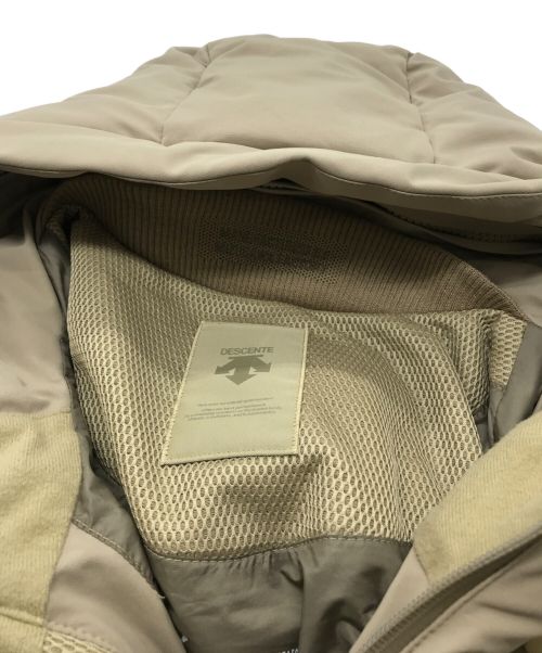 DESCENTE（デサント）DESCENTE (デサント) ジャケット ベージュ サイズ:Lの古着・服飾アイテム