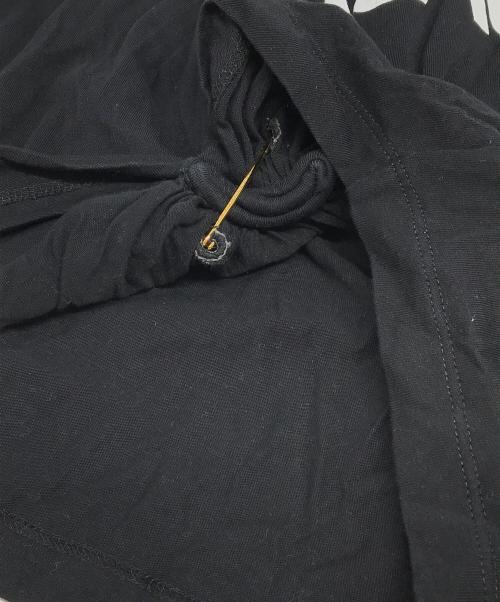 VERSACE（ヴェルサーチェ）VERSACE (ヴェルサーチェ) メデューサピン Tシャツ ブラック サイズ:36の古着・服飾アイテム