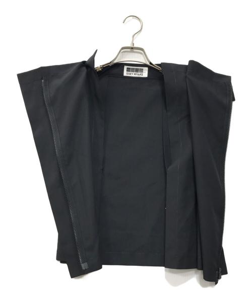 132 5. ISSEY MIYAKE（132 5. イッセイ ミヤケ）132 5. ISSEY MIYAKE (132 5. イッセイ ミヤケ) 変形フルジップノースリーブブラウス ブラック サイズ:3の古着・服飾アイテム
