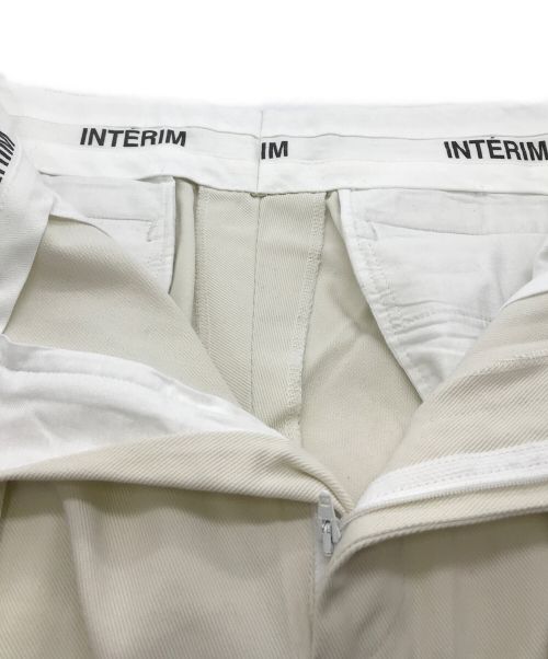 INTERIM（インテリム）INTERIM (インテリム) トルコオーガニックコットンドリル 2タック ワイドテーパードスラックス アイボリー サイズ:4の古着・服飾アイテム