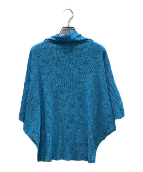 me ISSEY MIYAKE（ミーイッセイ ミヤケ）me ISSEY MIYAKE (ミーイッセイ ミヤケ) WAVE KNIT STRETCH PLEATS TOP ブルー サイズ:FREEの古着・服飾アイテム