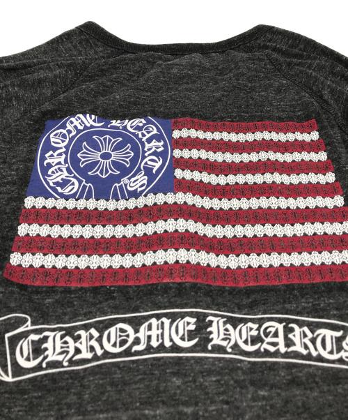 CHROME HEARTS（クロムハーツ）CHROME HEARTS (クロムハーツ) 星条旗プリントヘンリーネックカットソー グレー サイズ:Lの古着・服飾アイテム