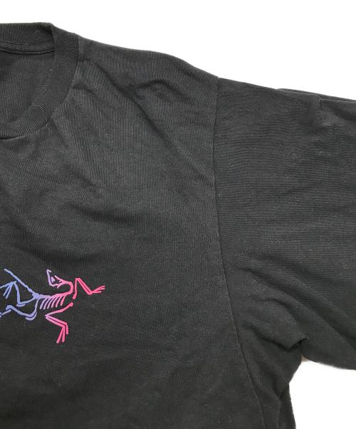 ARC'TERYX（アークテリクス）ARC'TERYX (アークテリクス) KRAGG COTTON LOGO S/S ブラック サイズ:Mの古着・服飾アイテム