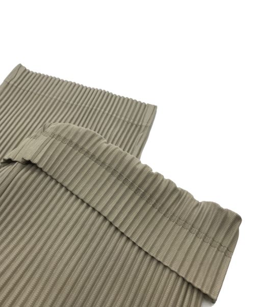 HOMME PLISSE ISSEY MIYAKE（オム プリッセ イッセイ ミヤケ）HOMME PLISSE ISSEY MIYAKE (オムプリッセ イッセイ ミヤケ) プリーツパンツ ベージュ サイズ:3の古着・服飾アイテム