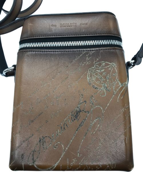 Berluti（ベルルッティ）Berluti (ベルルッティ) スクワットスワイプ カリグラフィ レザーショルダーバッグ ブラウンの古着・服飾アイテム