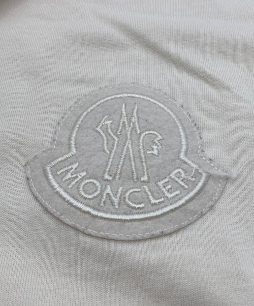 MONCLER GENIUS（モンクレール ジーニアス）MONCLER GENIUS (モンクレール ジーニアス) ワンポイントロゴTシャツ ベージュ サイズ:2の古着・服飾アイテム