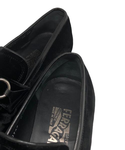 Salvatore Ferragamo（サルヴァトーレ フェラガモ）Salvatore Ferragamo (サルヴァトーレ フェラガモ) ベロアビットローファー ブラック サイズ:6 1/2EEの古着・服飾アイテム