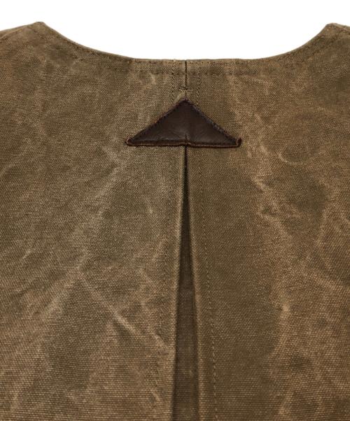 arts&crafts（アーツアンドクラフツ）arts&crafts (アーツアンドクラフツ) kenneth field (ケネスフィールド) BEAMS PLUS (ビームスプラス) 別注 パラフィン加工ハンティングベスト ブラウン サイズ:Sの古着・服飾アイテム