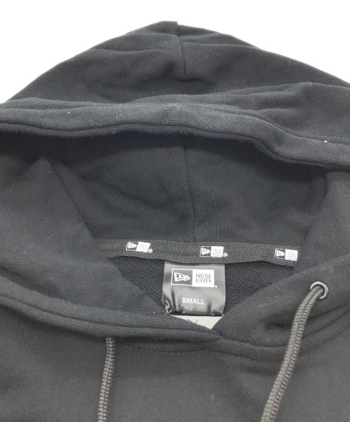 YOHJI YAMAMOTO（ヨウジヤマモト）YOHJI YAMAMOTO (ヨウジヤマモト) New Era (ニューエラ) HOODIE YY VISOR ADDRESS LOGO HM ブラック サイズ:M 未使用品の古着・服飾アイテム