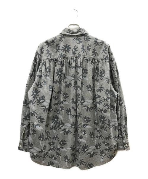 AiE（エーアイイー）AiE (エーアイイー) PAINTERフラワープリント長袖ギャザーシャツ グレー サイズ:Lの古着・服飾アイテム