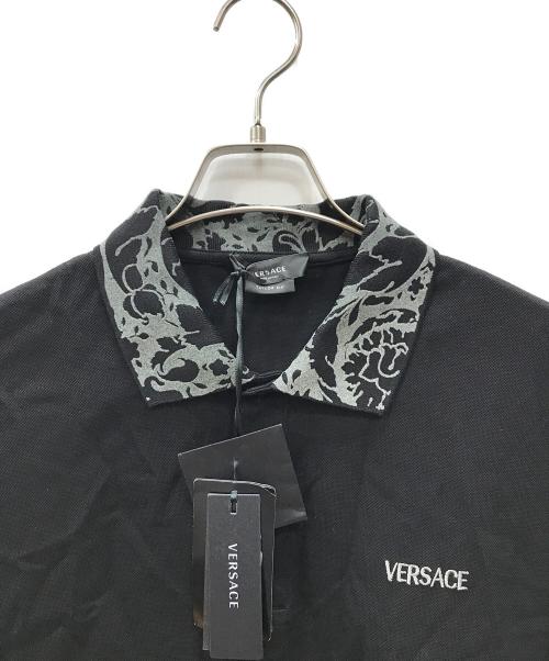 VERSACE（ヴェルサーチェ）VERSACE (ヴェルサーチェ) ロゴ刺繍ポロシャツ ブラック サイズ:2XL 未使用品の古着・服飾アイテム