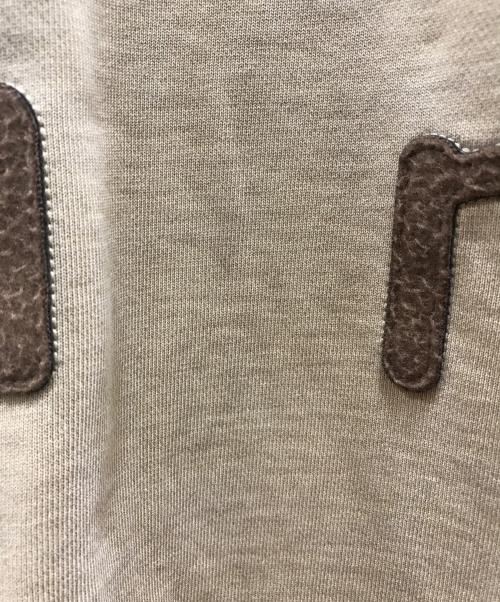 Carhartt WIP（カーハート ワークインプログレス）CARHARTT WIP (カーハート ワークインプログレス) FELT SCRIPT SWEAT ベージュ サイズ:Lの古着・服飾アイテム