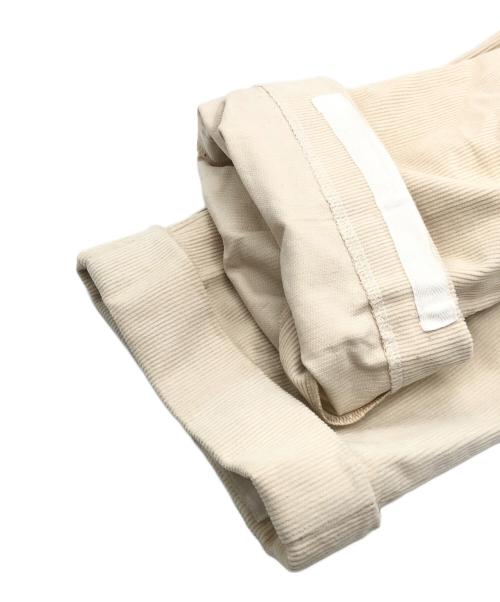IGARASHI TROUSERS（イガラシ トラウザーズ）IGARASHI TROUSERS (イガラシ トラウザーズ) BEAMS F (ビームスエフ) 別注コーデュロイ 2プリーツ サイドアジャスター スラックス アイボリー サイズ:48の古着・服飾アイテム
