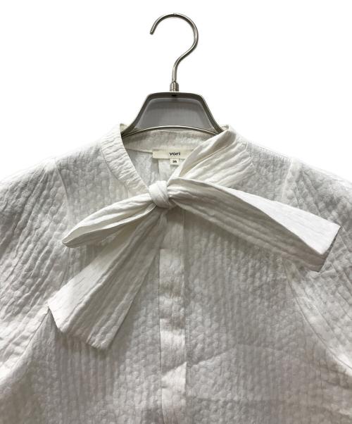 YORI（ヨリ）YORI (ヨリ) フクレリボンブラウス ホワイト サイズ:36の古着・服飾アイテム