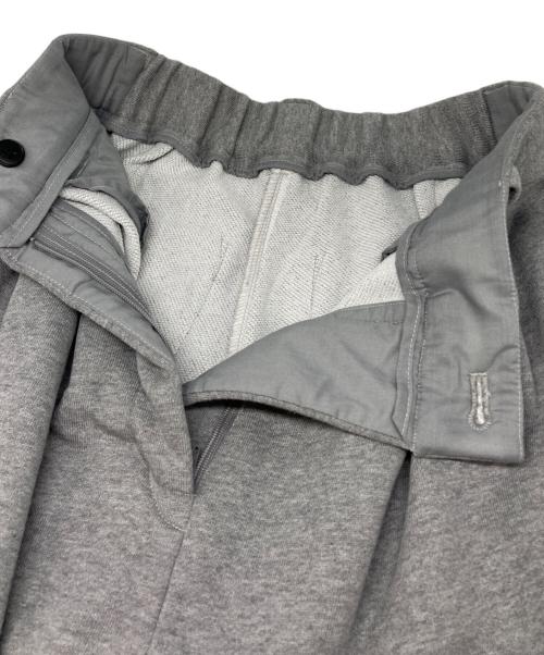 CLANE（クラネ）CLANE (クラネ) TWO TUCK SWEAT PANTS グレーの古着・服飾アイテム