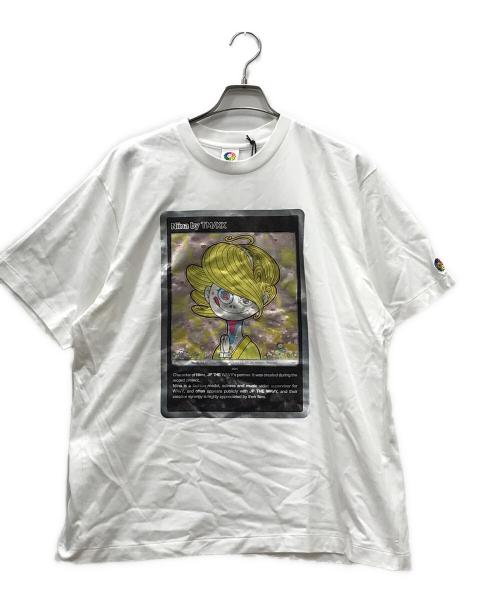 TMKK（ティーエムケーケー）TMKK (ティーエムケーケー) Mononoke Kyoto Collectible Trading Card TEE ホワイト サイズ:XL 未使用品の古着・服飾アイテム