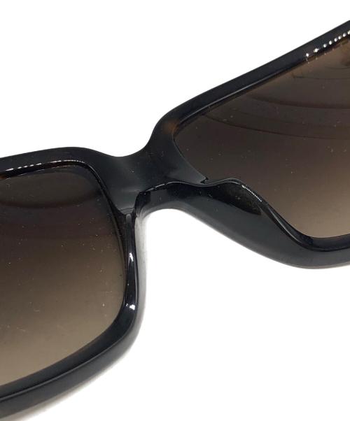 PRADA（プラダ）PRADA (プラダ) サイド三角プレートロゴサングラス ブラック サイズ:57□15の古着・服飾アイテム