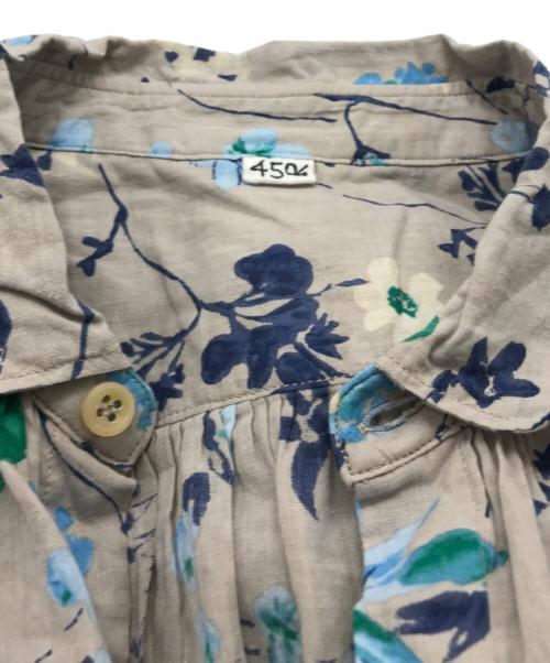 45R（フォーティファイブ・アール）45R (フォーティーファイブアール) ウィンターフラワープリントのくしゅくしゅブラウス グレー サイズ:FREEの古着・服飾アイテム