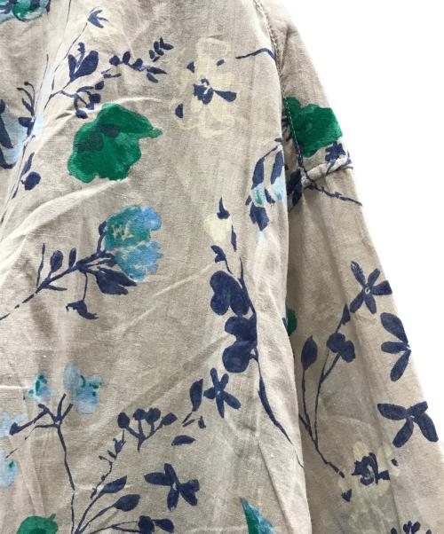 45R（フォーティファイブ・アール）45R (フォーティーファイブアール) ウィンターフラワープリントのくしゅくしゅブラウス グレー サイズ:FREEの古着・服飾アイテム