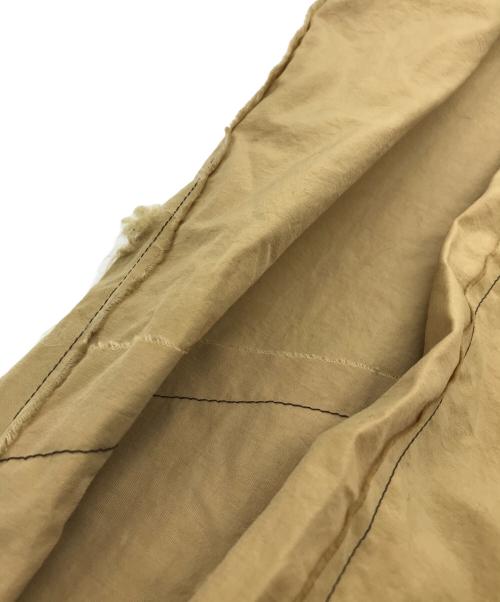 sulvam（サルバム）sulvam (サルバム) ナイロンデザインパンツ ベージュ サイズ:Mの古着・服飾アイテム