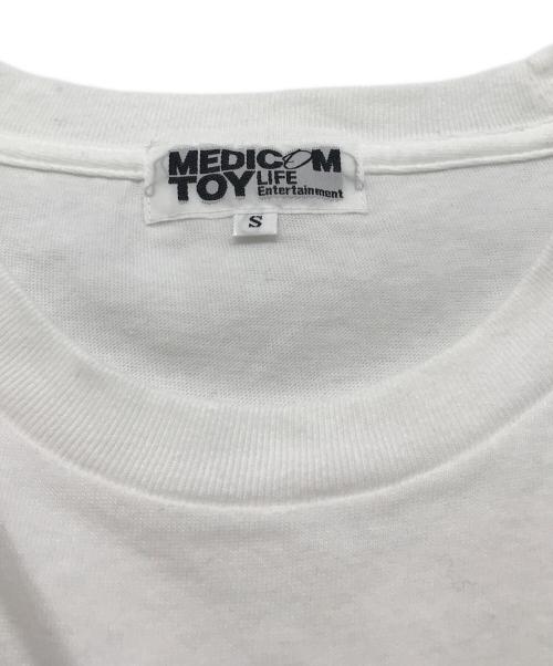 MEDICOM TOY LIFE ENTERTAINMENT（メディコムトイ・ライフエンターテイメント）MEDICOM TOY LIFE ENTERTAINMENT (メディコムトイ・ライフエンターテイメント) フォトプリントTシャツ ホワイト サイズ:Sの古着・服飾アイテム