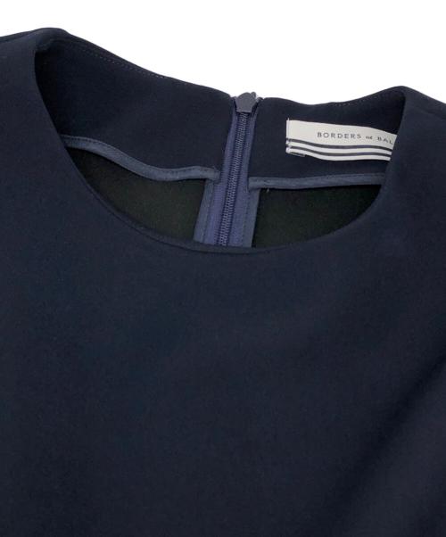 BORDERS at BALCONY（ボーダーズアットバルコニー）BORDERS AT BALCONY (ボーダーズアットバルコニー) リボンスリーブバックタック ブラウス ネイビー サイズ:36の古着・服飾アイテム