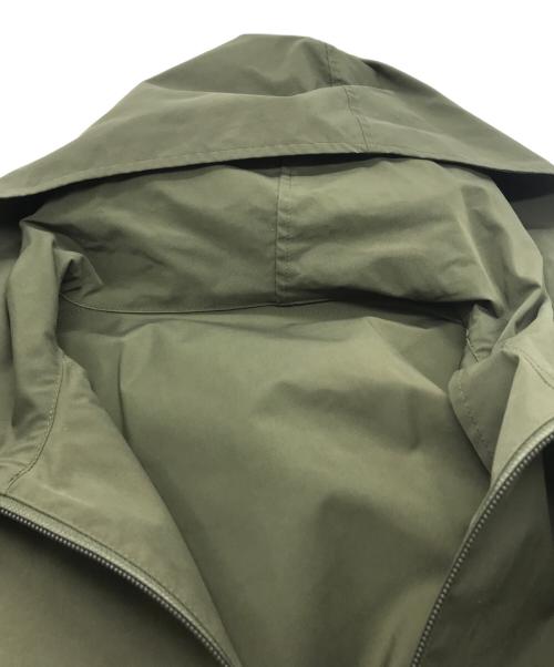 journal standard luxe（ジャーナルスタンダード ラックス）JOURNAL STANDARD LUXE (ジャーナルスタンダード リュクス) メモリータフタ フードブルゾン オリーブ サイズ:Mの古着・服飾アイテム