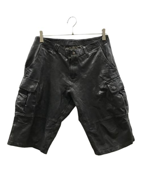 ISAMU KATYAMA BACKLASH（イサムカタヤマバックラッシュ）ISAMU KATYAMA BACKLASH (イサムカタヤマバックラッシュ) レザーカーゴハーフパンツ ブラック サイズ:Mの古着・服飾アイテム