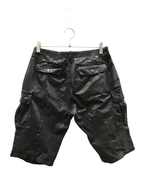 ISAMU KATYAMA BACKLASH（イサムカタヤマバックラッシュ）ISAMU KATYAMA BACKLASH (イサムカタヤマバックラッシュ) レザーカーゴハーフパンツ ブラック サイズ:Mの古着・服飾アイテム