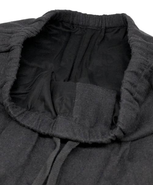 COMOLI（コモリ）COMOLI (コモリ) ウールピエラ ドローストリングパンツ グレー サイズ:1の古着・服飾アイテム