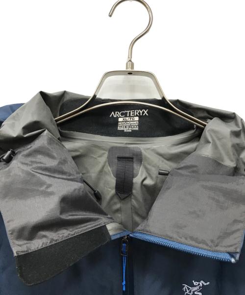 ARC'TERYX（アークテリクス）ARC'TERYX (アークテリクス) BETA SL JACKET ネイビー サイズ:XLの古着・服飾アイテム