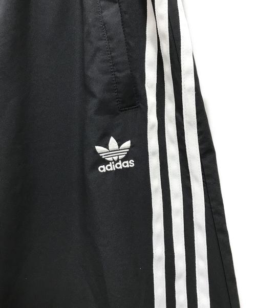 adidas（アディダス）adidas (アディダス) U OVSZ TRACK PANT ブラック サイズ:Mの古着・服飾アイテム