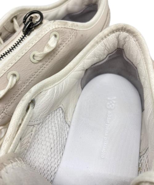 Y-3（ワイスリー）Y-3 (ワイスリー) AJATU COURT LOW ホワイト サイズ:27cmの古着・服飾アイテム