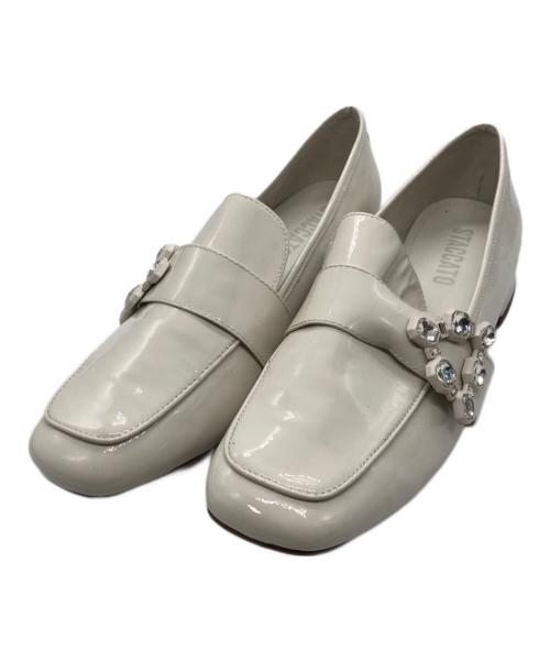 STACCATO（スタッカート）STACCATO (スタッカート) エナメルパンプス ホワイト サイズ:24cmの古着・服飾アイテム