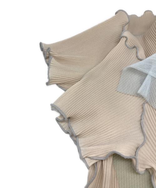 todo kotohayokozawa（トゥードゥー コトハヨコザワ）todo kotohayokozawa (トゥードゥー コトハヨコザワ) ハイネック メローカットソー ベージュ サイズ:FREEの古着・服飾アイテム