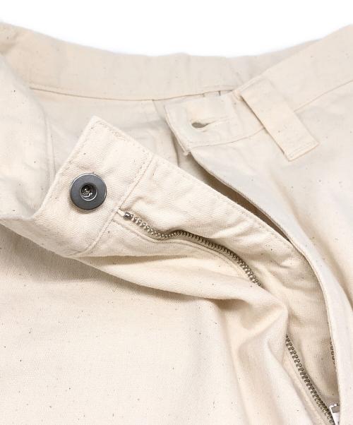 WESTOVERALLS（ウエストオーバーオールズ）WESTOVERALLS (ウエストオーバーオールズ) Are You Different (アーユーディファレント) MEMORIAL TROUSERS ベージュ サイズ:W28の古着・服飾アイテム