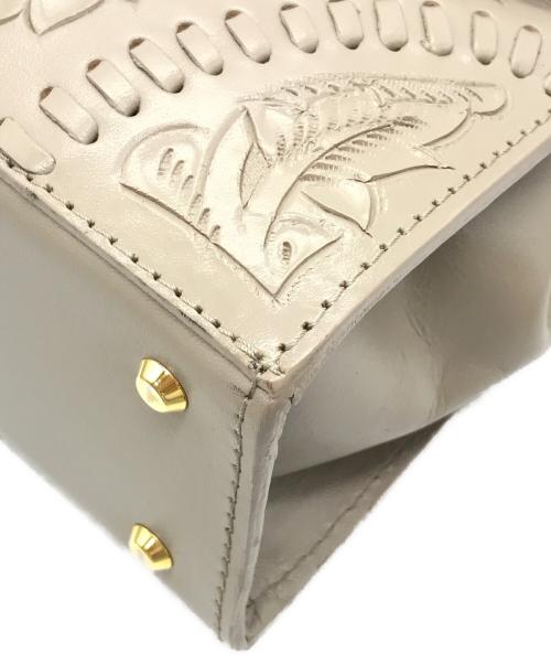 Carving Tribes（カービングトライブス）Carving Tribes (カービングトライブス) 2WAYカービングショルダーバッグ ベージュ サイズ:下記参照の古着・服飾アイテム