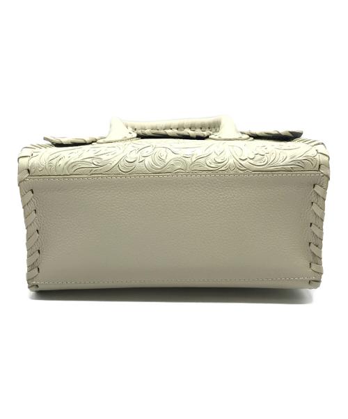 Carving Tribes（カービングトライブス）Carving Tribes (カービングトライブス) 2WAYカービングショルダーバッグ オフホワイト サイズ:下記参照の古着・服飾アイテム