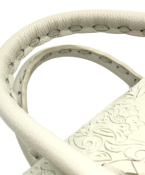 Carving Tribes（カービングトライブス）Carving Tribes (カービングトライブス) 2WAYカービングショルダーバッグ オフホワイト サイズ:下記参照の古着・服飾アイテム