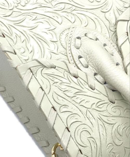 Carving Tribes（カービングトライブス）Carving Tribes (カービングトライブス) 2WAYカービングショルダーバッグ オフホワイト サイズ:下記参照の古着・服飾アイテム