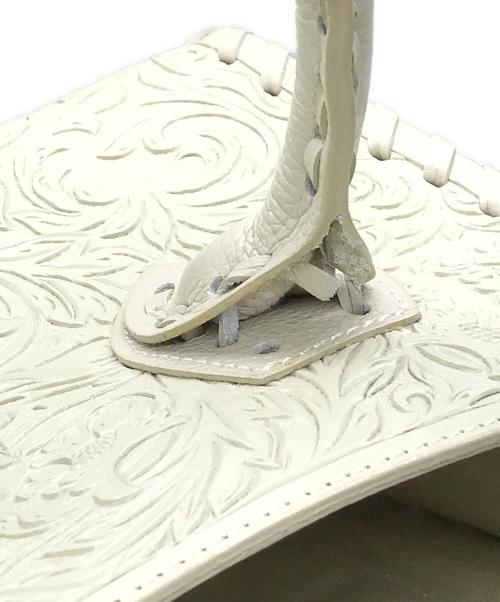 Carving Tribes（カービングトライブス）Carving Tribes (カービングトライブス) 2WAYカービングショルダーバッグ オフホワイト サイズ:下記参照の古着・服飾アイテム