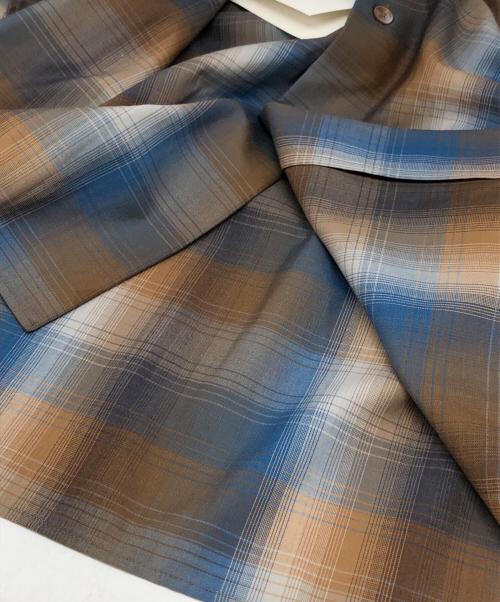 AURALEE（オーラリー）AURALEE (オーラリー) SUPER LIGHT WOOL CHECK SHIRT ブラウン×ブルー サイズ:3 未使用品の古着・服飾アイテム