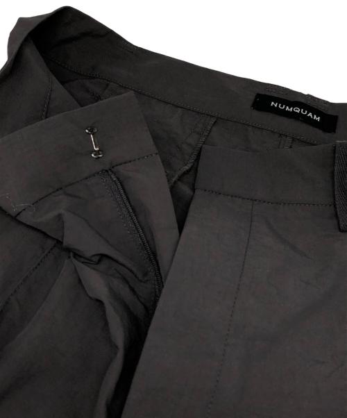 NUMQUAM（ヌンクアム）NUMQUAM (ヌンクアム) gear tech flare trousers グレー サイズ:2の古着・服飾アイテム