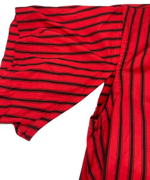 COMME des GARCONS SHIRT（コムデギャルソンシャツ）COMME des GARCONS SHIRT (コムデギャルソンシャツ) Stripe Shortsleeve Shirt レッド サイズ:M 未使用品の古着・服飾アイテム